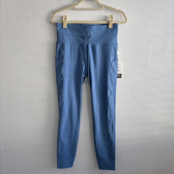 NWT VUORI Daily Pocket Legging in Light French Blue VW490 - Size Large - Picture 1 of 5
